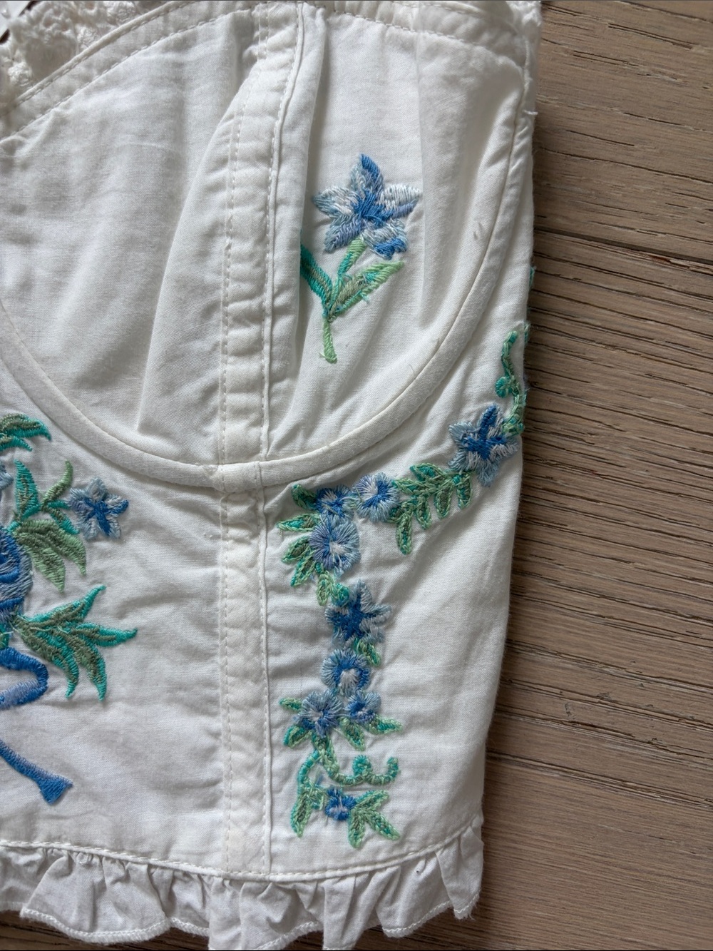 Embroidered White Floral Bustier corset alter’d state Crop Top - Picture 5 of 7